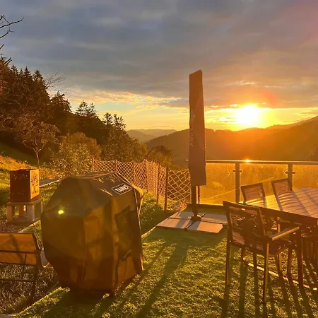 Haus Mit Whirlpool, Sauna Und Schwarzwaldblick Дом отдыха *